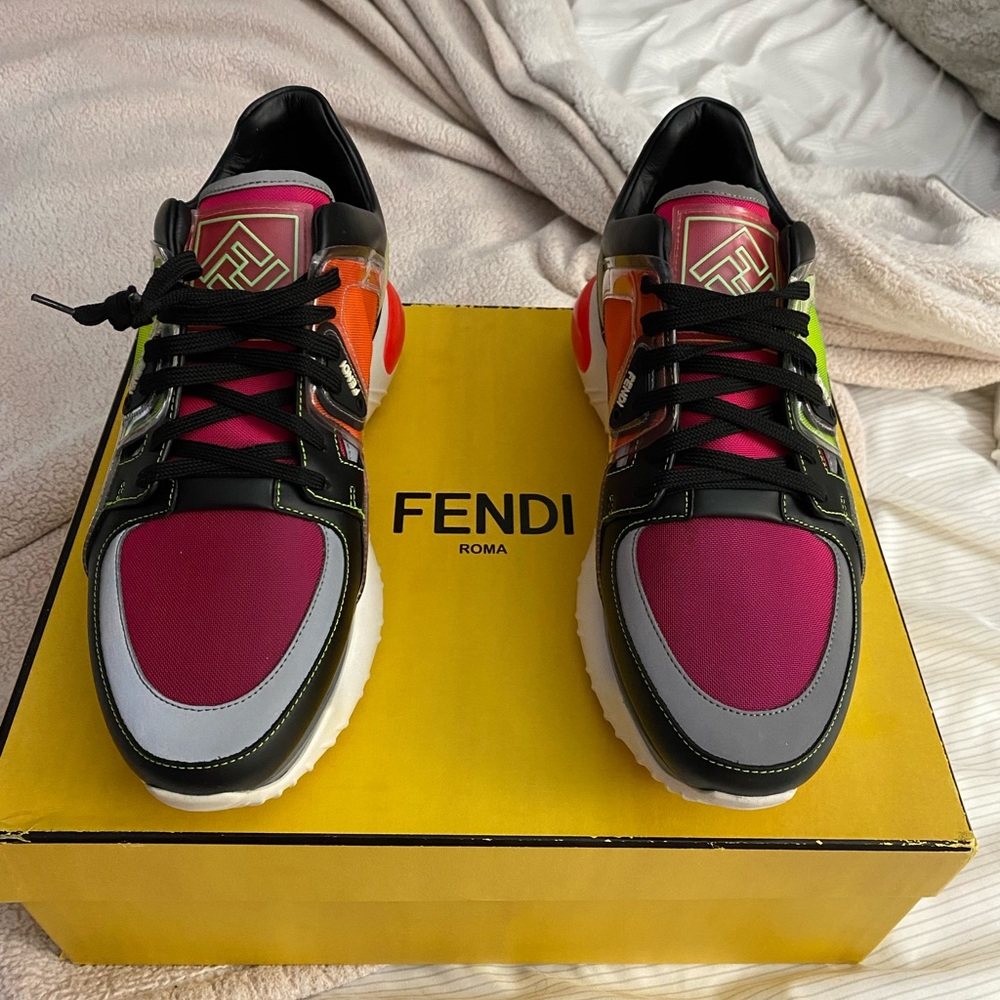 FENDI SNEAKERS - Picture 2 of 12